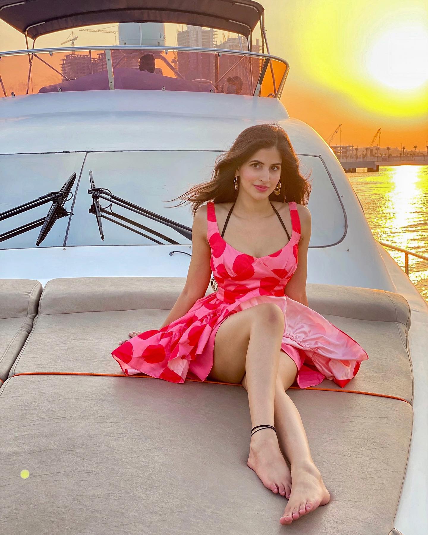 EkKRuk7VcAY-VXB?format=jpg&name=large