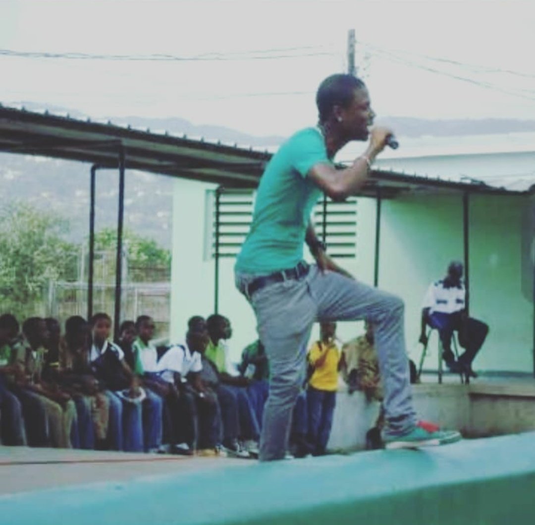 jay_badz876's tweet photo. How it started      vs          How it's  going  🐊🐊🐊 #onesyde @MasickaMusic https://t.co/fAAqWxC70P