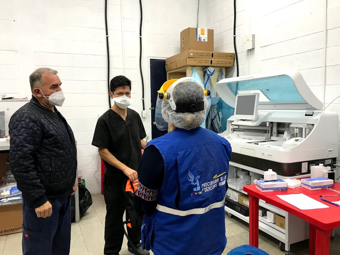 PDHgt's tweet photo. #SupervisiónPDH al #HospitalTemporal #Quetzaltenango
Hallazgos Laboratorio clínico:
- Realiza pruebas de hisopado, hematología y química sanguínea.
-El hisopado para PCR se está priorizando para el personal que labora en el hospital temporal. https://t.co/sJAvmJoL9T