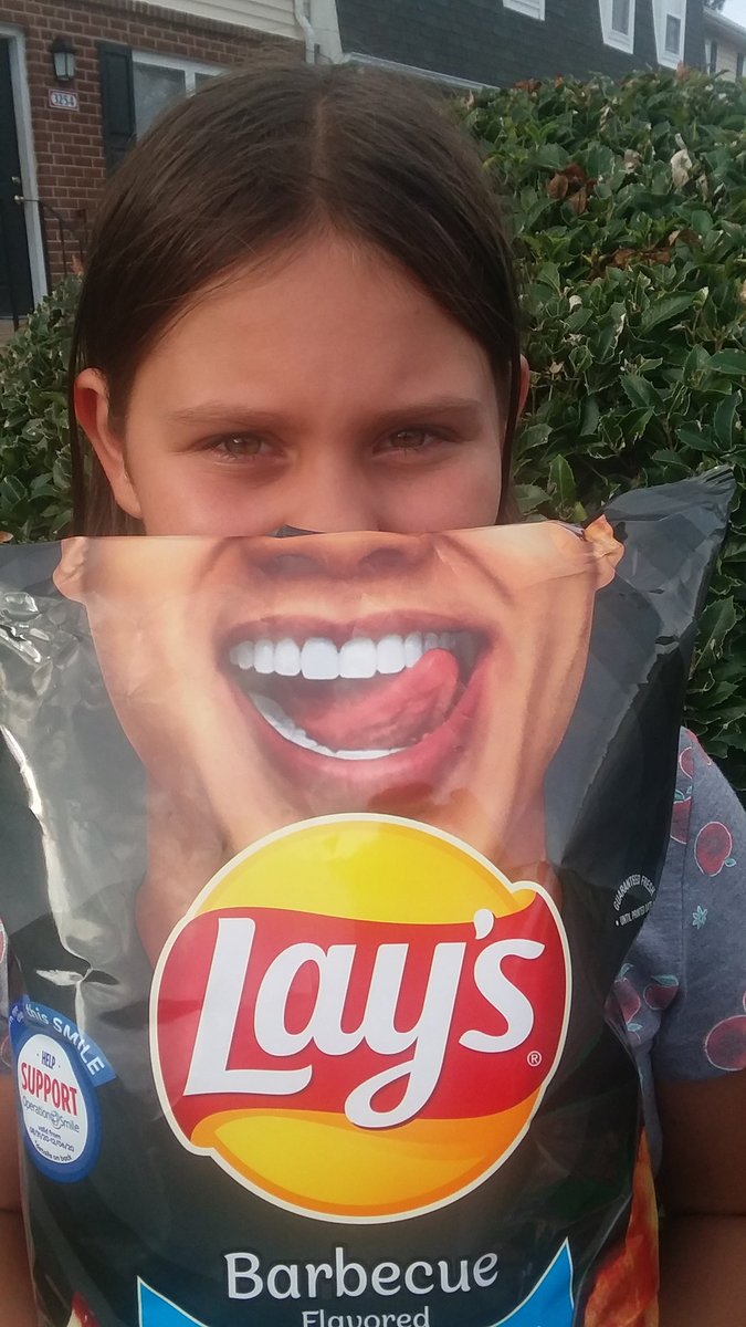 sant_ci's tweet photo. That is how we smile with lays chips supporting a good cause @OSStudPro @operationsmile @lays #smilewithlays https://t.co/QkIDscxTLR