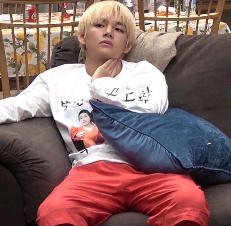taehyung man spreading - a very dangerous thread