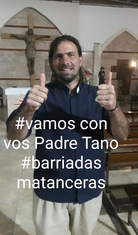 Anoche el Padre Tano sufrió un robo, en el cual le sustrajeron su celular y su vehículo que ya ha sido recuperado. Proponen  difundir por las redes sociales y estados de Whatsapp la foto de él con el hashtag
Gracias !
#vamosconvosPadreTano 
#barriadasmatanceras
#comerciosolidario
