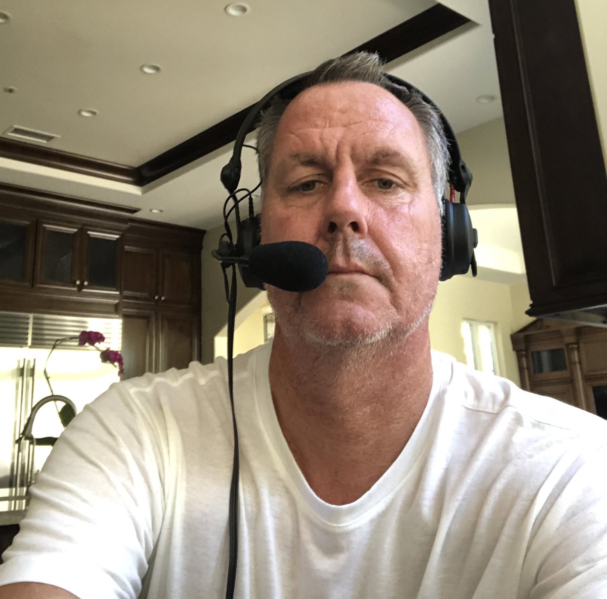 co-hosting <a href="/PetrosAndMoney/">PetrosAndMoneyShow</a> today with <a href="/Theoldp/">Petros Papadakis</a> on <a href="/AM570LASports/">AM 570 LA Sports</a>... from home! #realnice