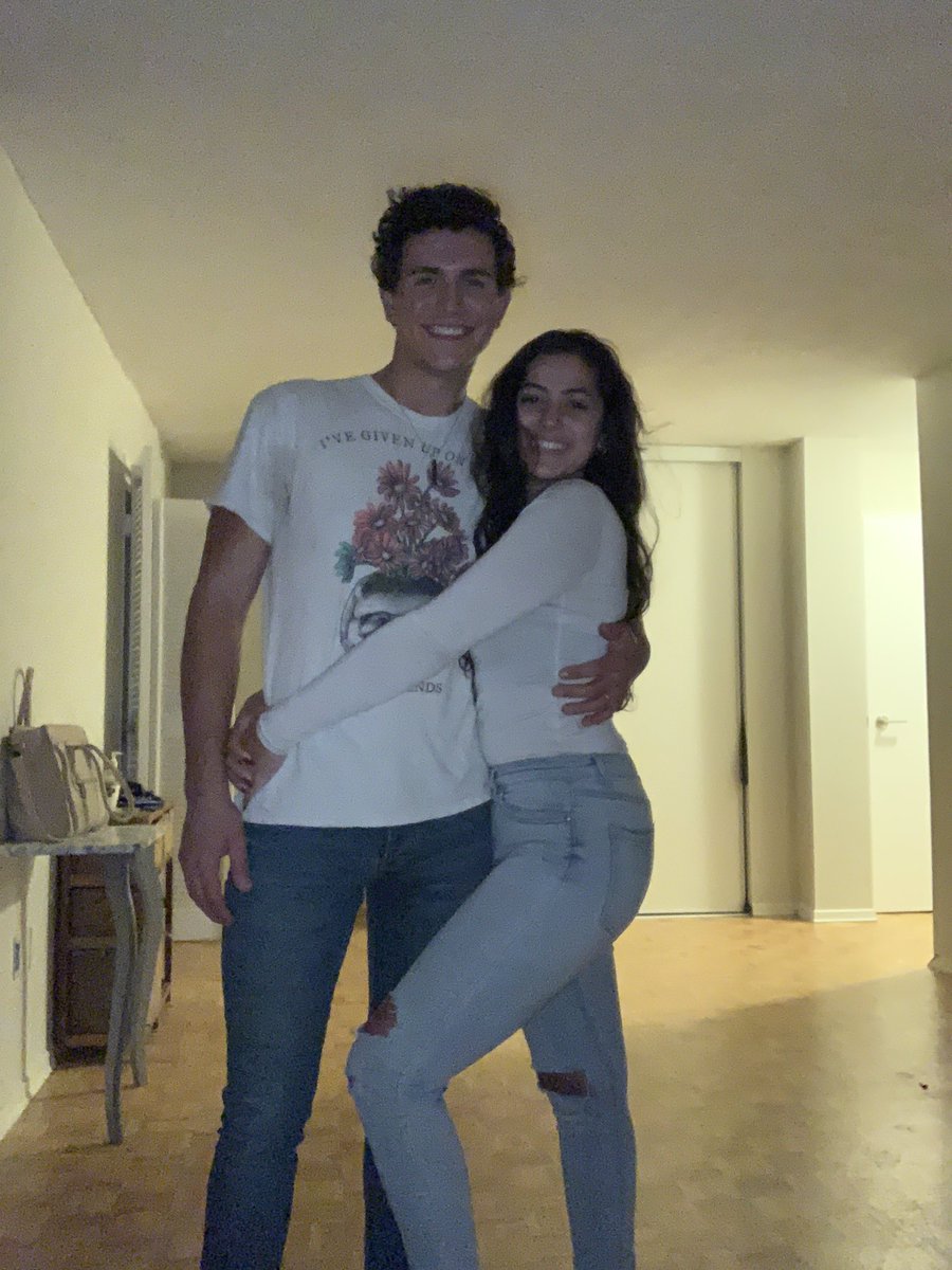 reine_lahham's tweet image. How it started:         How it’s going: