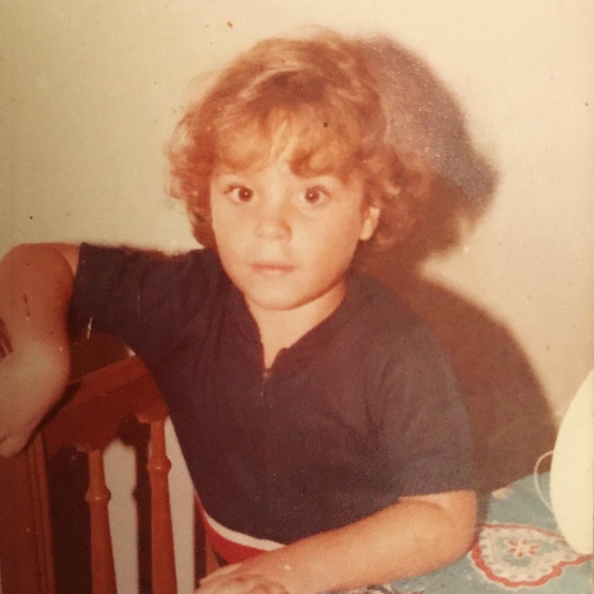rodrigogadelha's tweet photo. Como o tempo passa né? Eu me vendo nessa foto lembro da minha trajetória até aqui. 

Que a gente sempre veja o futuro com a esperança e a alegria das crianças. 

Feliz dia das crianças!

#RodrigoGadelha #MarketingDigital #DiaDasCriancas https://t.co/Stw1YancD5