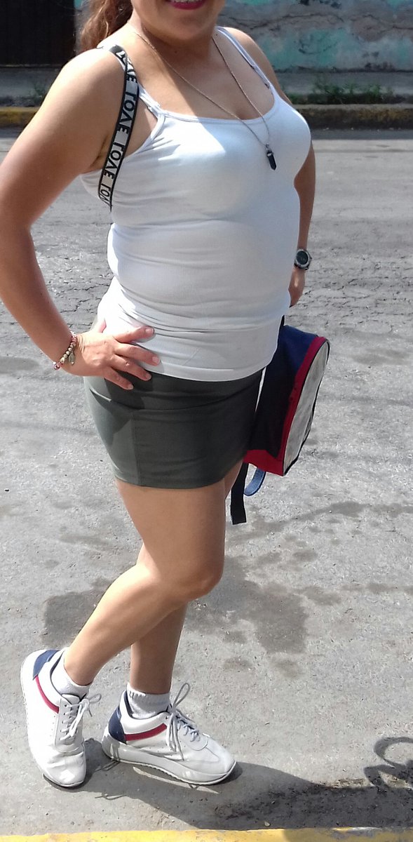 georgegaby3's tweet photo. Buena tarde !!! Como ven a mi esposa a sus 42 años ... buscamos parejas y chicos para trío . Ella escoge al chico sólo https://t.co/aZv2jduPgW