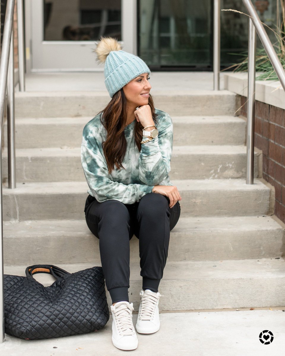 TheMomInStyle's tweet photo. Athleisure Style on the blog today with @Nordstrom #Sponsored #nordstrom https://t.co/PmcaL4fnOc https://t.co/dveJqJPypv