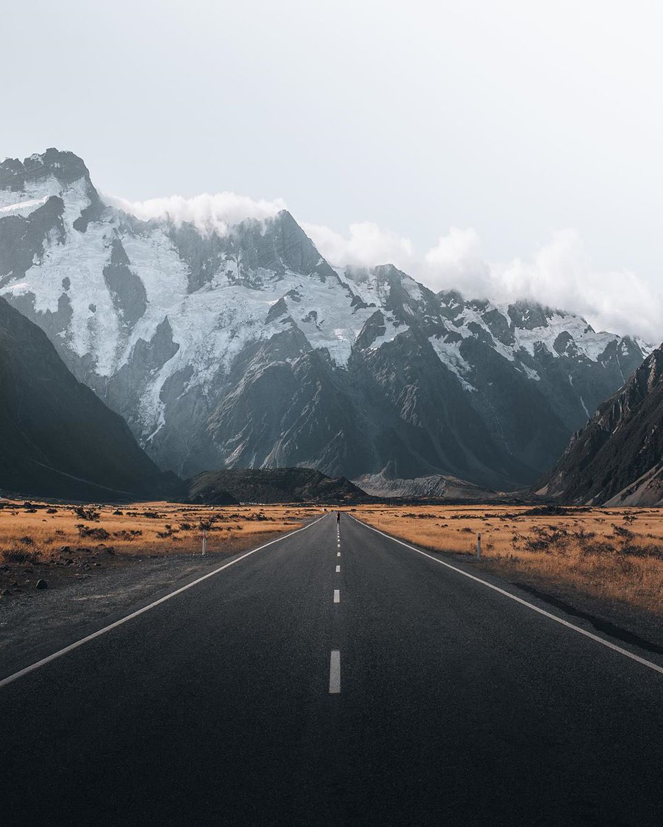 earth's tweet photo. Roadtrips in New Zealand. https://t.co/7LAkkgpZoU