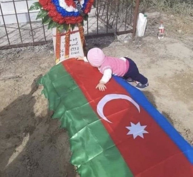 She should have been in her mom's arms not on her grave! 
Armenian terrorists killed this little angel's all family members by shelling Ganja city...
#PrayForGanja #OMM2020 #bevoiceofkarabakh #StopArmenianTerrorism