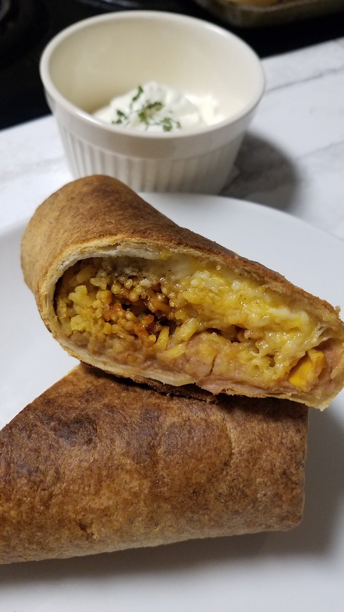 MissGabbyGuns's tweet photo. Spray with some Pam, and air fry. They are delicious! A little sour cream for dipping 😁 #chefgabby #foodporn #privatechef #cookingdate #dinnerdate #chefwithbenefits https://t.co/ycsT09RVxI