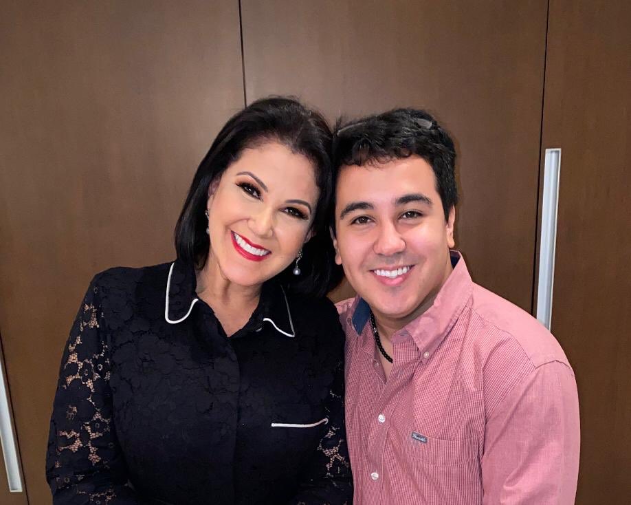 Marlenycdc_'s tweet image. ¡Gracias señor por el regalo más grande, mis hijos! Hoy es el cumpleaños de David, mi hijo mayor, inteligente, noble, bello por dentro y por fuera. Excelente ser humano... Estoy muy orgullosa de ti @pulpodd13! Te amo con toda la fuerza de mi corazón! ❤️