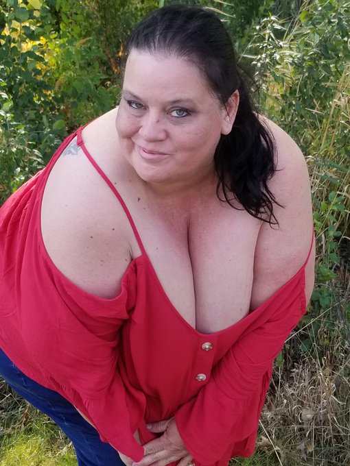 I take #NoBraDay seriously pretty much every day #FreeTheGirls https://t.co/s5oubmwo6P<a href="/tag/nobraday"class="tags">#NoBraDay</a><a href="/tag/freethegirls"class="tags"><span>#freethegirls</span></a>