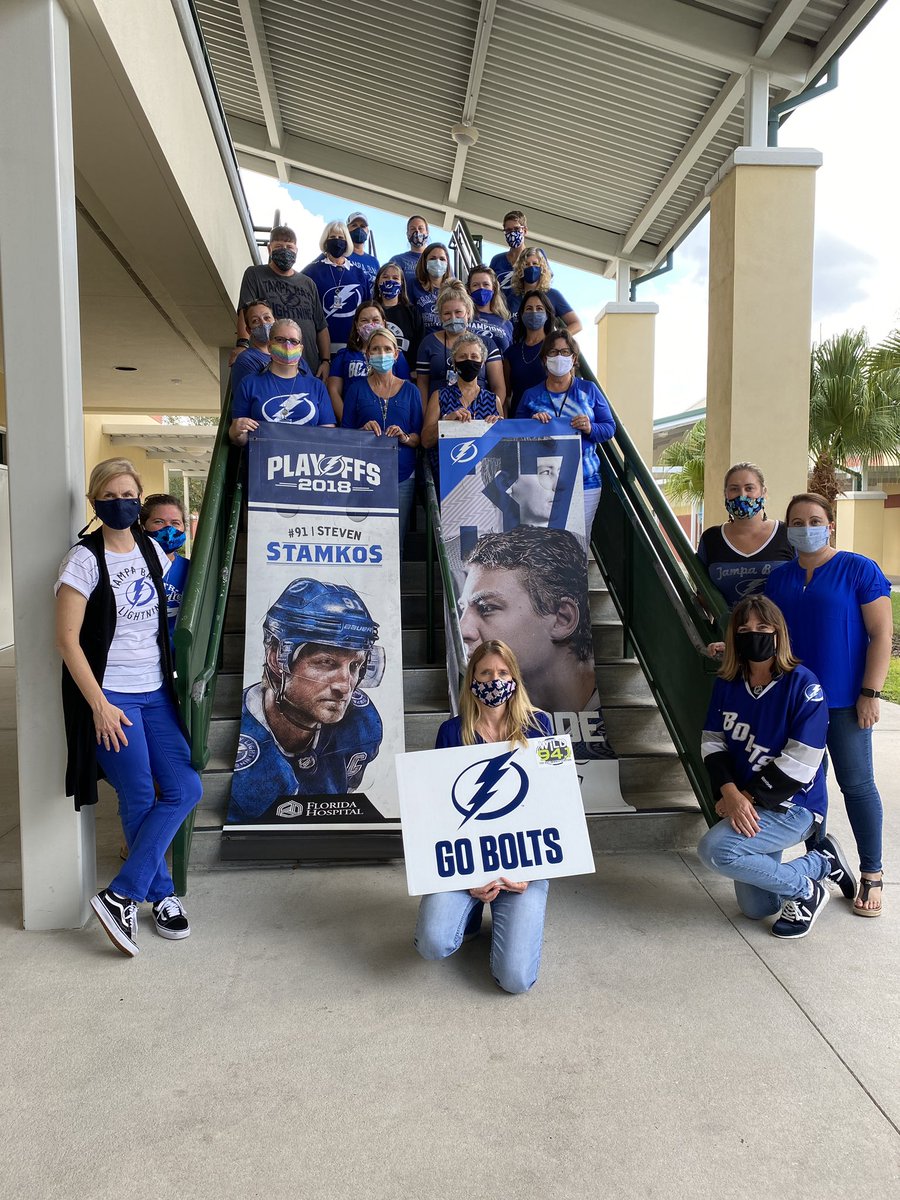StowersElem's tweet photo. Stowers wins HCPS #BoltsStudentSpirit award!  So excited to welcome the Thunderbug tomorrow! Let’s support our Bolts and wear Blue for our @ThunderBugTBL rally⚡️💙https://t.co/ALEnJYD4IJ https://t.co/bhDETAJTmx