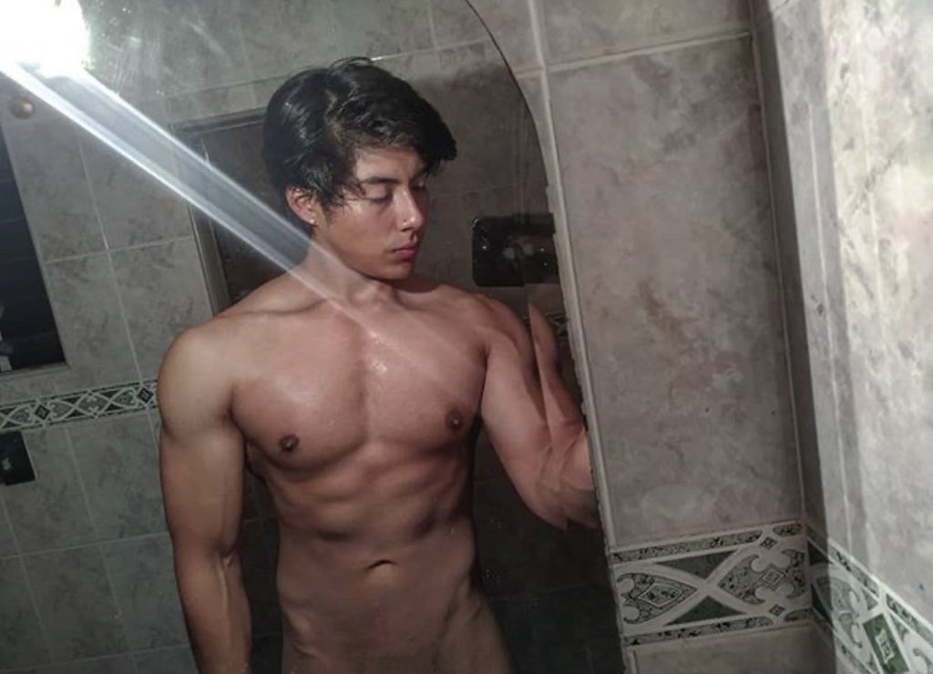 memeschavolin's tweet photo. Julio Hinojosa 
Hetero 18 años #gym 

😈 @RIKITIKI_ CUENTA RESPALDO ⚠️⚠️ 

@reyna_roja88 @sharpay4040 @ReinaXSiempree @SoyCarmelita_S @Queen_ofsea @ImWalterMercado @CeCeDrAke66 @planificacion26 @Emma_Frostt

RT!! https://t.co/qwL1OSvJkQ