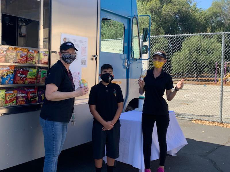 UnsworthPrinc's tweet photo. Thank you Anthony for making our staff feel loved and appreciated! #softservesmiles #kidofcharacter https://t.co/QHrzBxXvbY
