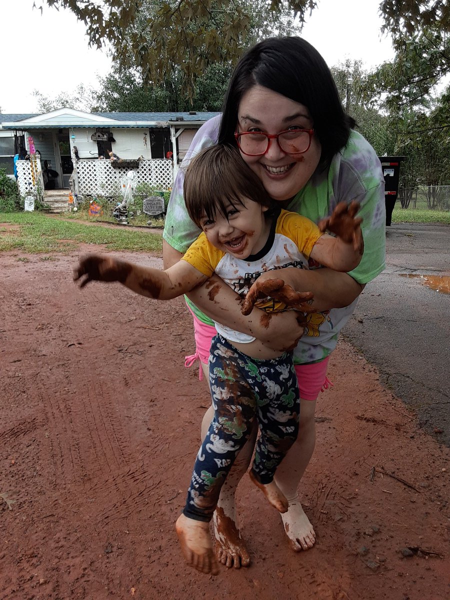 MrsDarth_Chosen's tweet photo. Forgot my password and got busy with life. But to check in... I now have a 2 year old. Boy is is wild. And my ❤️. And my husband and I are about to celebrate 5 year married. 🎊💕💋 https://t.co/RCyyS2sB4M