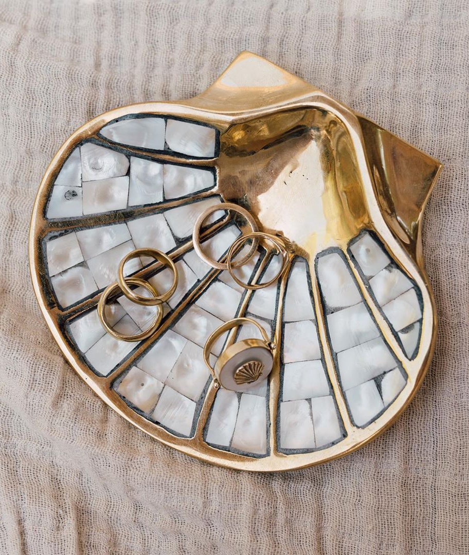 BongenieGrieder's tweet photo. Keep your precious belongings safe thanks to the jewellery boxes by À la.
https://t.co/aSRHiI1zbX
#BongenieGrieder #ALaCollection #JewelleryBoxes #JewelryBoxes #VelvetBox #ShopOnline #Switzerland https://t.co/rp6F7lHDmt