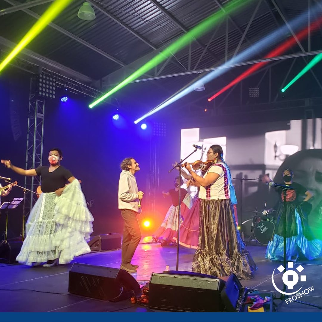 ProShowMX's tweet photo. Arrancamos operaciones en el #ForoProShow.
Esta noche Rubén Albarrán, La @brujadetexcoco y @MEXICODECOLORES para el Festival Internacional @cervantino.
#FIC48 https://t.co/qiDhojCsOr