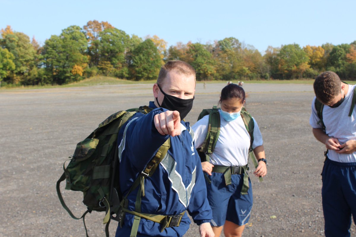 det535's tweet photo. This week at LLAB 6 we had many different socially-distanced GLPs for our cadets. Within each group, one cadet would be assigned flight commander and lead their group to attempt to accomplish a specific mission. #AFROTC #Syracuse https://t.co/Yof7ELh1hI
