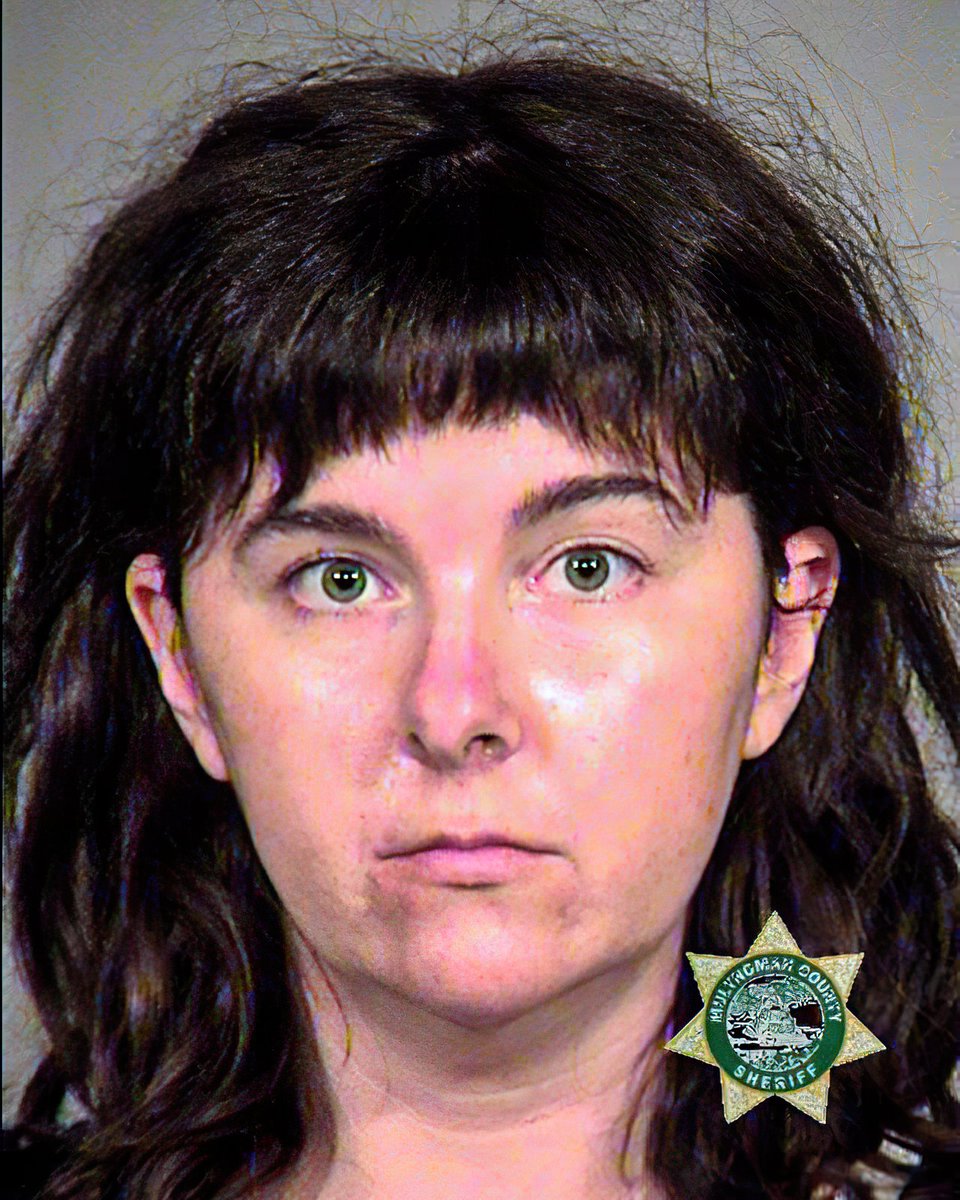 Arrested at the violent   #antifa Portland protest & quickly released:Alyssa Blair Eldridge, 27, another OHSU-affiliated person arrested. She& #39;s a medical student  https://archive.vn/xqV98&quo...  https://archive.is/PVMRU... Seaver, 31, of Portland  https://archive.vn/vRLSa&quo... href=