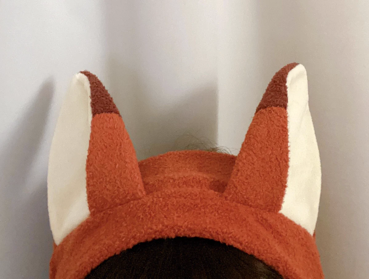 ディズニーで買ったニックのヘアバンドをつけてたら？愛猫に威嚇されたｗｗ