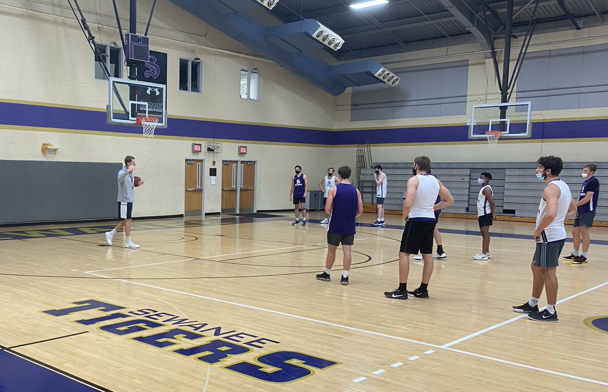 Great first day of practice, round 2! Able to get everyone on the court together and get after it. Feels great to be back!