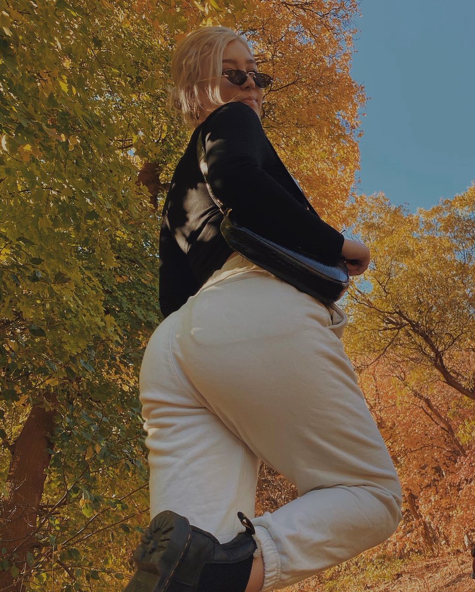 kateymccannn's tweet photo. hi I just love fall 🍂 https://t.co/L4Q7TG5VYp
