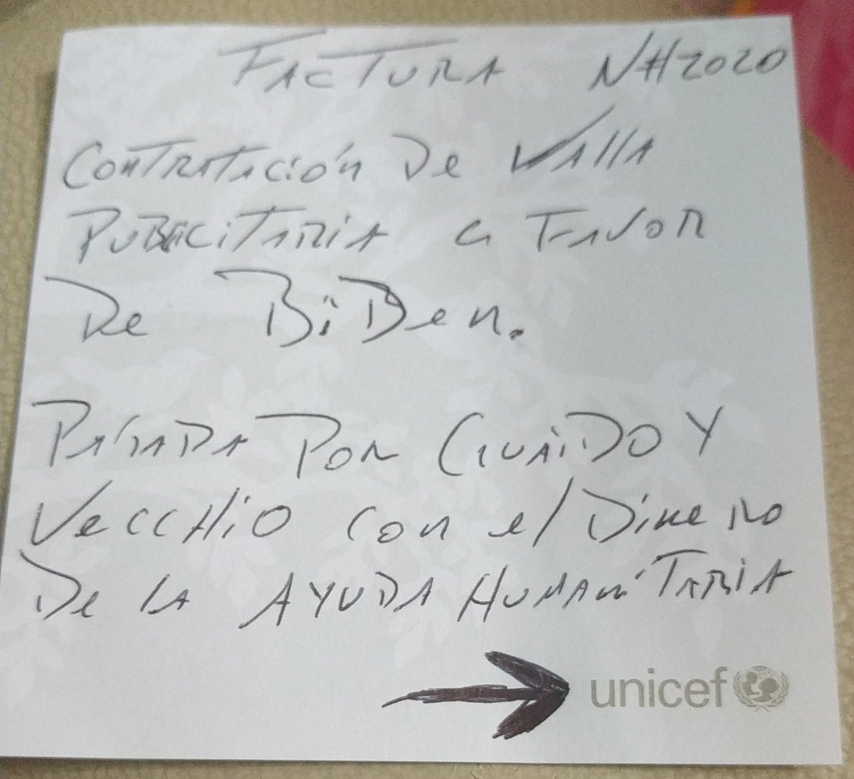 JuanDugarte22's tweet photo. Es verdad, yo conseguí la factura dónde claramente dice que Guaidó y Vecchio pagaron esa valla con dinero de la ayuda humanitaria.
Fíjense que dice Unicef. 
Ay Dios mío, seguro me entrevista #LaPapo. 
Deseenme suerte. https://t.co/bLRP52Nlzg
