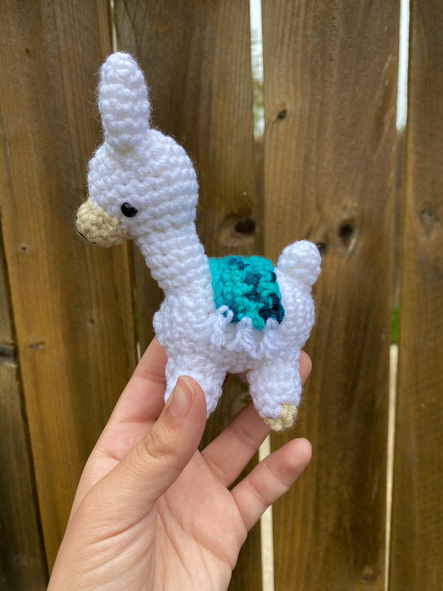 koalatea_co's tweet photo. Llama custom order mini I made recently!! https://t.co/N1kuxJC7Y3
