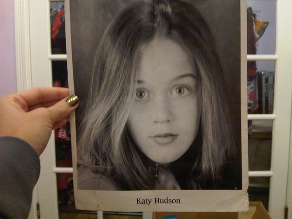 katysmeowers's tweet photo. #KATYSPICS | Where are you Katy Hudson? https://t.co/UZi8YoOVq8