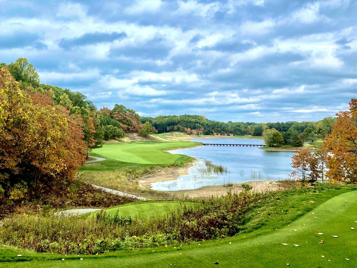 iamdiesel18's tweet photo. Lost Dunes is an amazing experience from the 1st tee to the 18th green. Options galore off the tee and even more around the greens. Doak��s greens are diabolical here and will play mind games with you all round. Truly one of the top golf courses in Michigan. Thank you @CDGAGolf! https://t.co/AW2aNbkicj