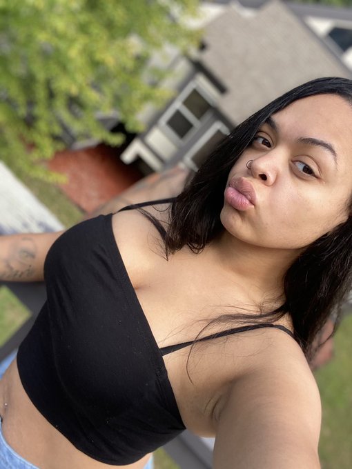 It&rsquo;s the no makeup 💄 &amp; no filter for me😌🖤 https://t.co/3nWSniAXEd