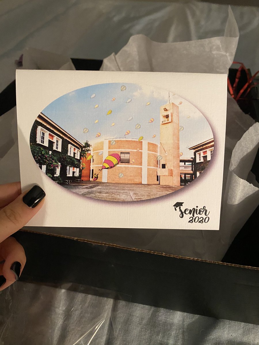 abpgrajales's tweet photo. A pesar de todas las adversidades, mi escuela ha estado pendiente de nosotros en todo sentido desde el día 1. GRACIAS por hacer de este año lo más especial posible, sacar lo más lindo dentro de la peor situación y siempre estar pendiente de nosotros. #VirtualClassof2020 👩🏻🎓🙌🏻 https://t.co/uuQlFxIFLJ