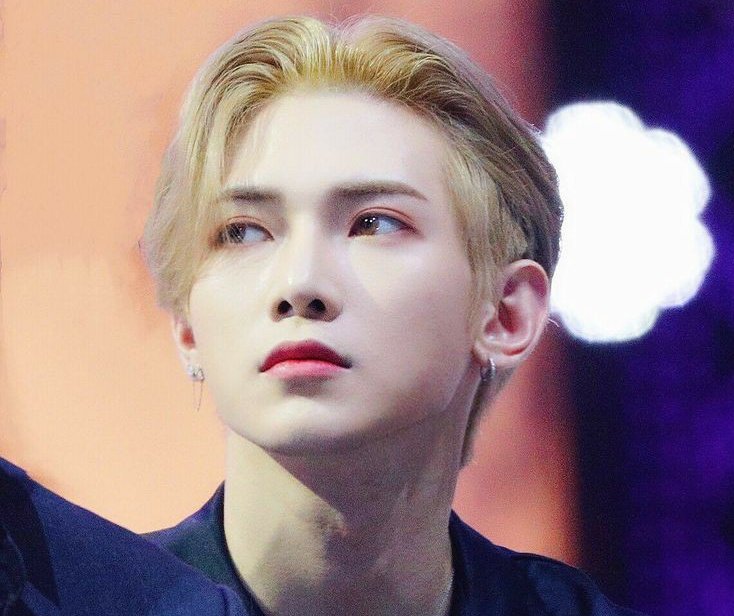 Yeosang is such a STRONG person Rebelling against his parents , going secretly to a music academy while studying hard. This kid DID EVERYTHING to make his dream come true. The lack of support must have been painful , hard devastating and the journey soo lonely+ #ATEEZ    #YEOSANG