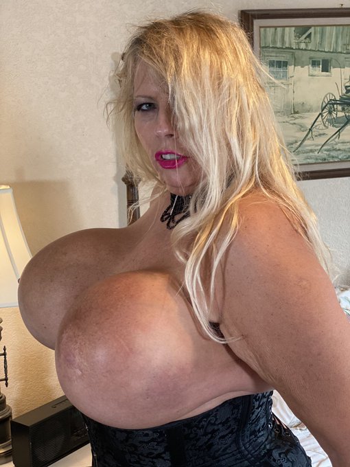 More pics for my https://t.co/MHZYLKMSML https://t.co/vsS8UhWiyz