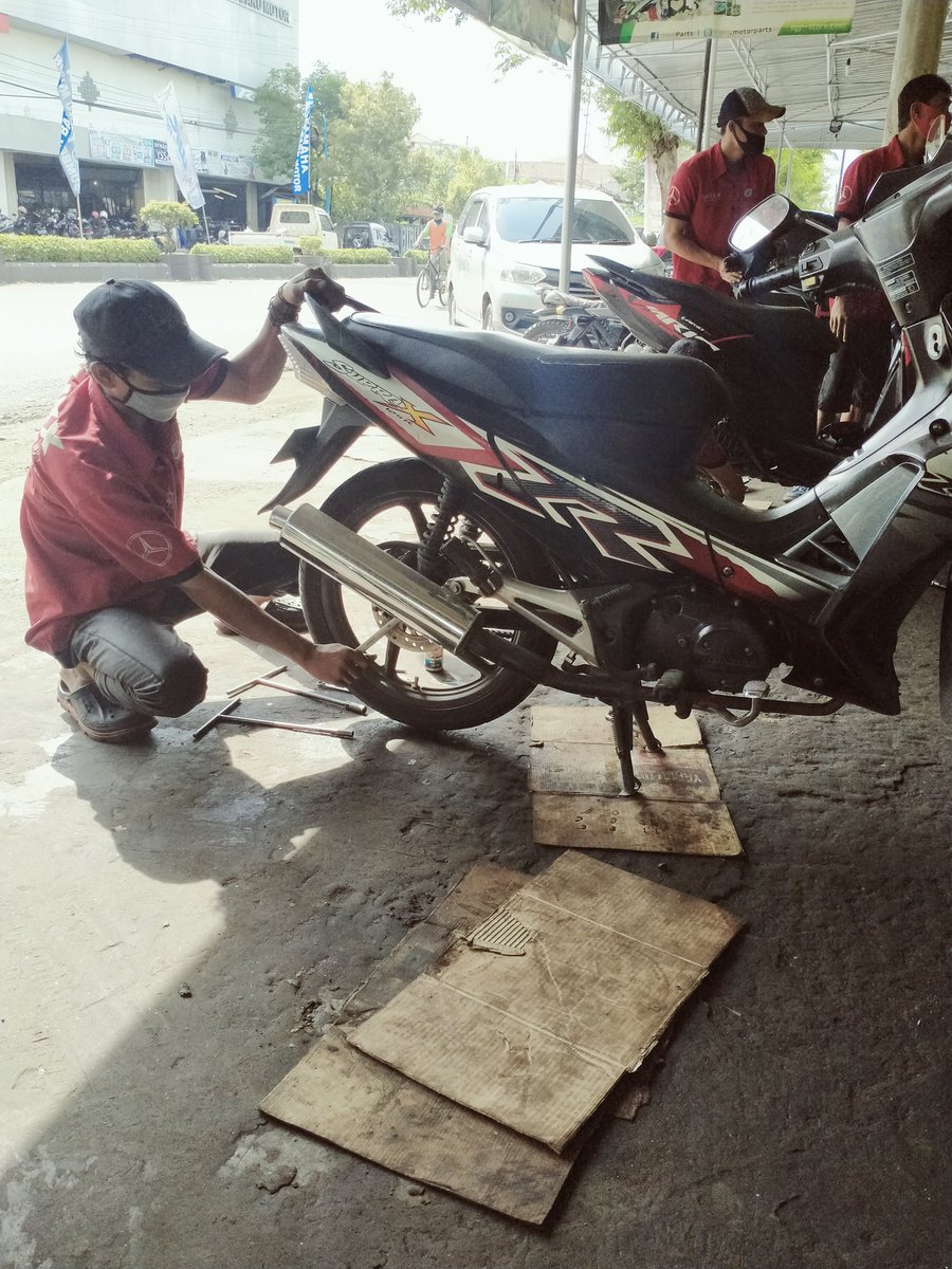 Kawasaki supra gue lagi gue custom jadi caferacer