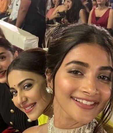 Poojitharakulp's tweet photo. Happy birthday @hegdepooja 
#HBDPoojaHegde #HappyBirthdayPoojaHegde from @Rakulpreet fans https://t.co/JKocHclGtg