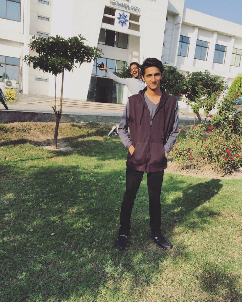 iahmedjaved's tweet photo. How it started      🤝      How it ended https://t.co/5R3uI24mbf