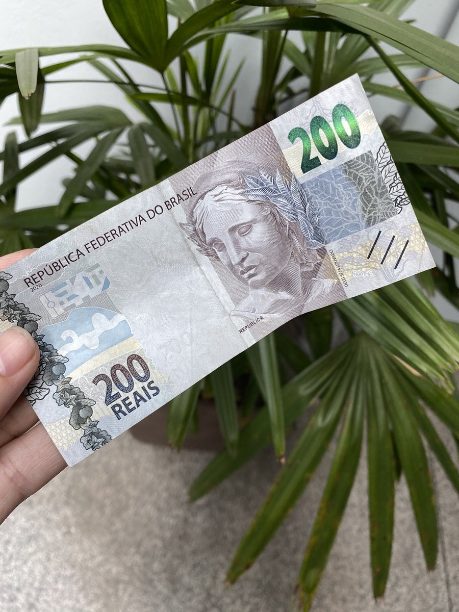 ademircaldeiira's tweet photo. E a nota de 200 que brotou aqui em casa hahhaa #Notade200 https://t.co/iiz4CgJhW2