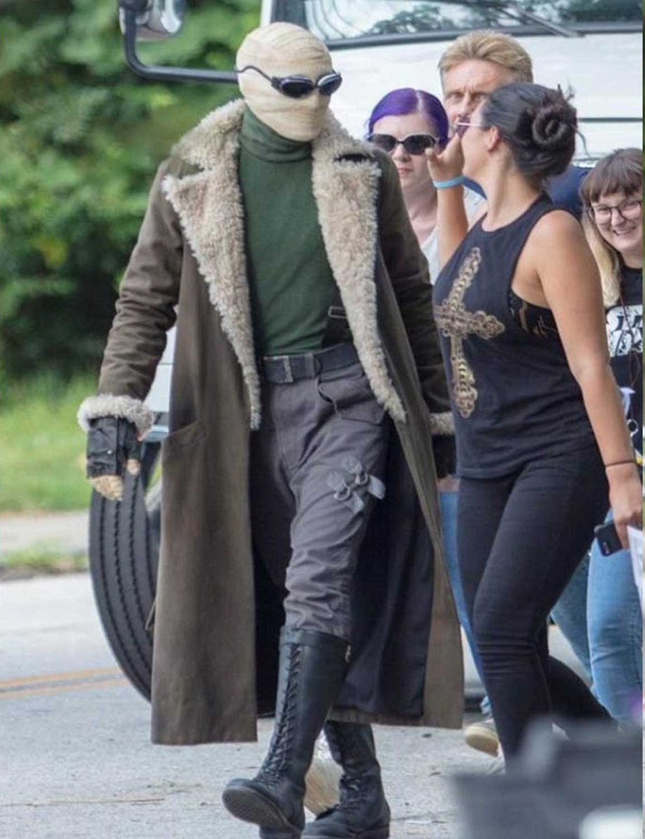 Something the Doom Patrol TV show got very right is that I still want Negative Man's coat.