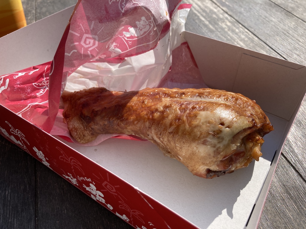 高リスクなデブ モデルナ筋注 乞食生活開始から9日目 昼食 東京ディズニーシー リフレスコス スモーク ターキーレッグ800円 生ビール6円 1 4円 今日は乞食を休む日だ ターキーにスジが多くて食べづらいが味は良い 完食 高リスクなデブ モデルナ筋注 乞食生活開始から9日目 昼食 東京ディズニーシー リフレスコス スモーク ターキーレッグ800円 生ビール6円 1 4円 今日は乞食を休む日だ ターキーにスジが多くて食べづらいが味は良い 完食