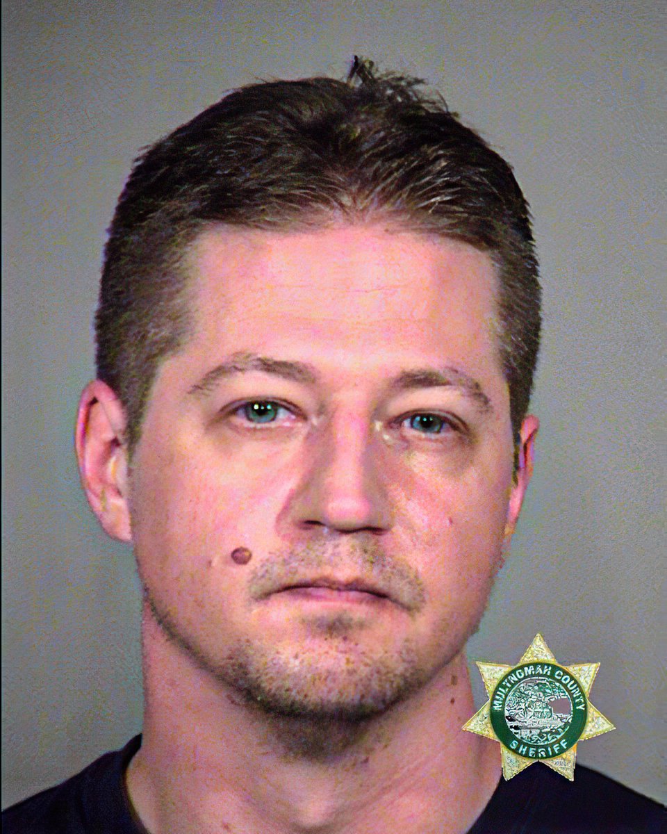 Arrested at the violent  #antifa Portland protest & quickly released without bail:Erik Gallup, 40, of Portland; carrying a concealed weapon & other charges  https://archive.vn/btLDM Kyle Wolfson, 38, of Portland  https://archive.vn/7V5yp  #PortlandRiots  #PortlandMugshots