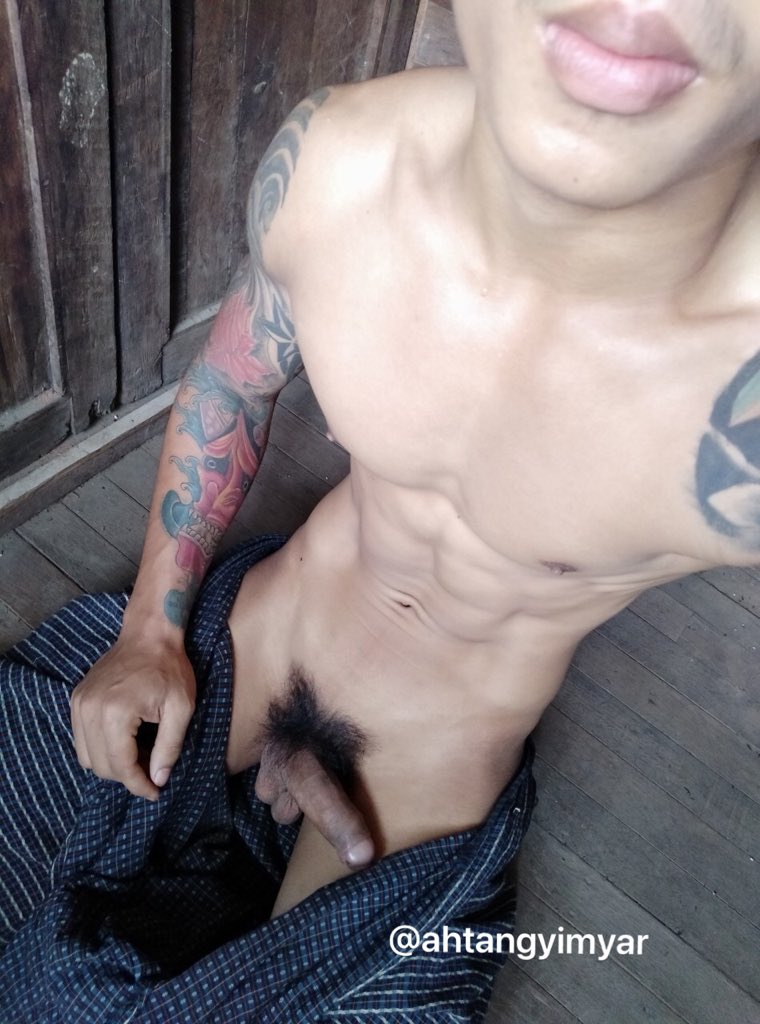 Phone97357318's tweet photo. ကိုရီးကွာ https://t.co/Asl0J4dhRU