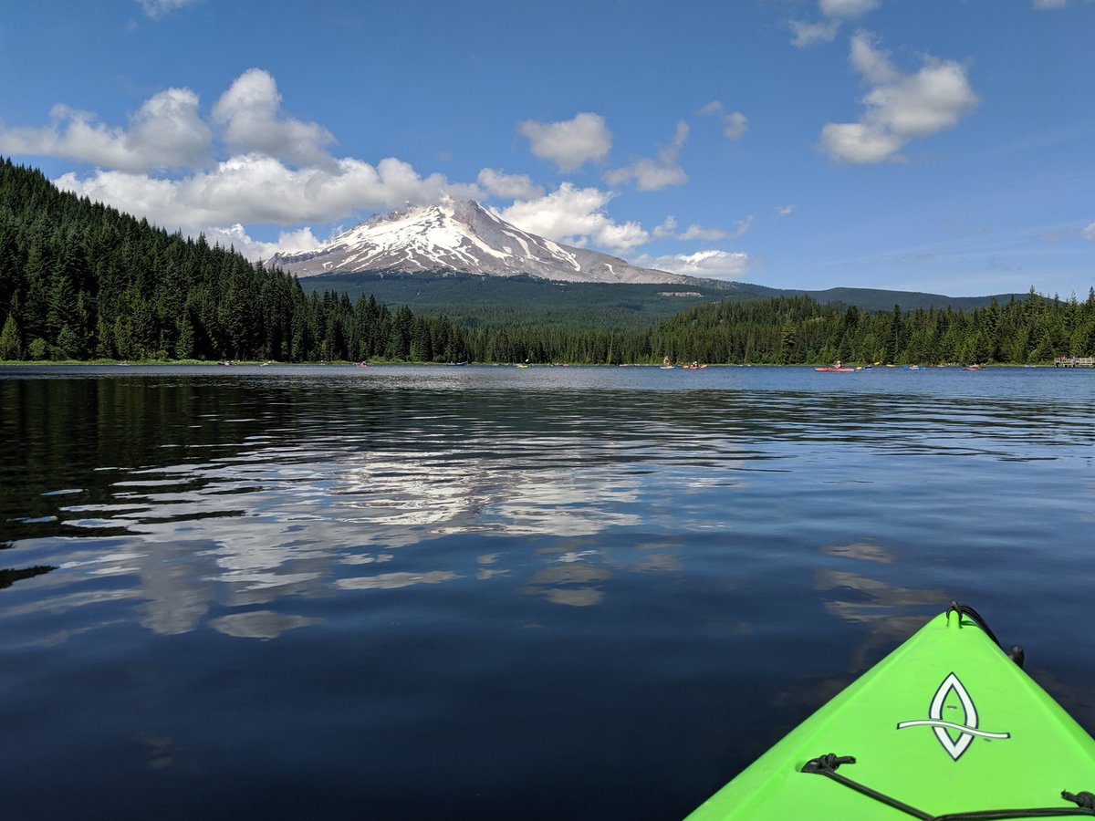 👁️ - A snow topped mountain in summer
👃🏾 - Evergreen trees
👂🏾 - Water pushing against the kayak
✋🏾 - My paddle, splashing me often
👅 - Granola bar I brought with me

#My5SensesExperience #BeMindfulExperienceDifferently #Senses #Relax #Mindfulness