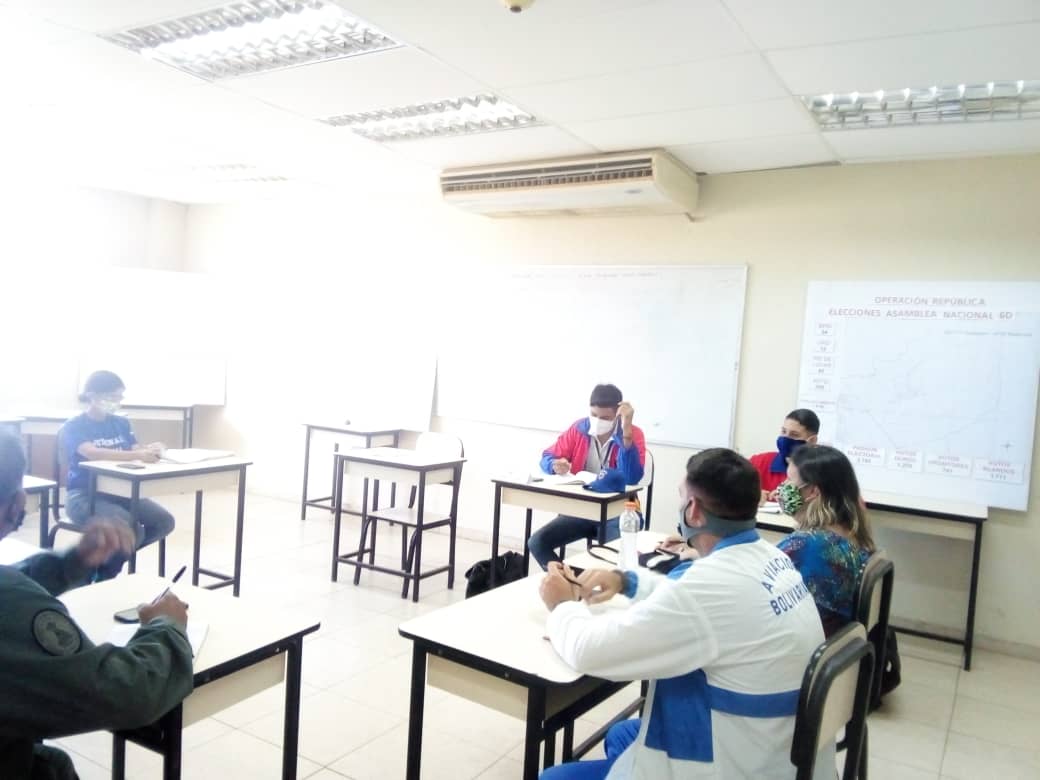 CEPPUNvaEsparta's tweet photo. Participación del CEPPU en consejo de núcleo extraordinario 007
Siempre colaborando con nuestra alma mater.
#CEPPU #unefa #fuerzaestudiantil https://t.co/G3dvdFTCip