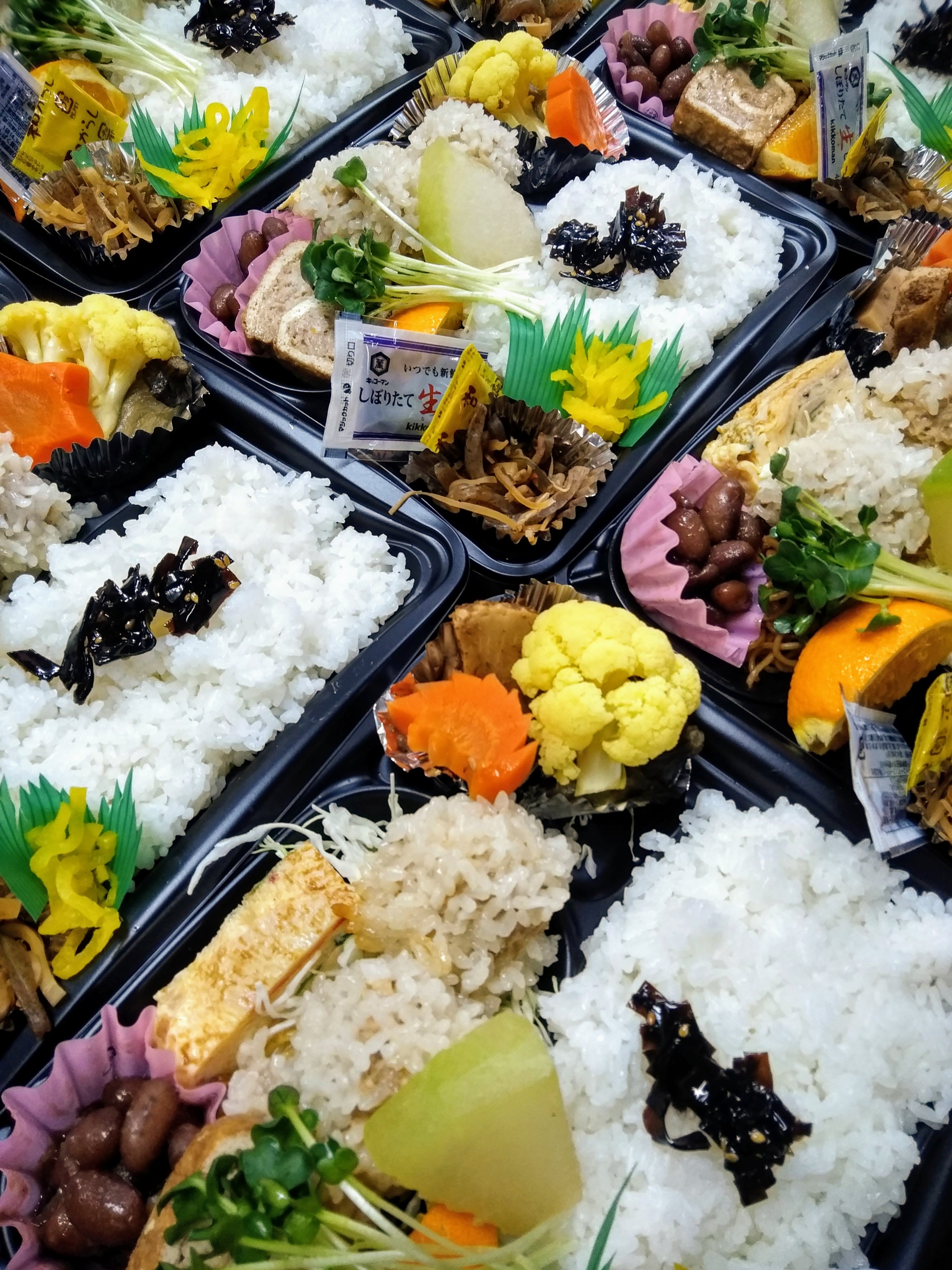 お弁当太一 本日もロケ弁ご注文ありがとうございました 発注の担当の女の子は大分お疲れ気味の様でした 昨日 今朝 家に帰ったのは５時だとか 因みに配達行った１０時半の会話 過酷ですね 是非お弁当食べて体力をつけてもらいたいです お
