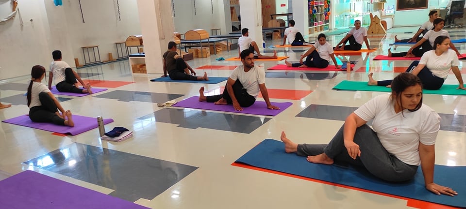 YDhakaram's tweet photo. Grabbing Immense knowledge to be learned from Yogacharya Dhakaram Ji 👍
Yoga Professional Instructor Course 200 Hours Certified By Ministry Of Ayush Mantralaya Government Of India 🇮🇳
For More Information Visit Yoga Peace:-https://t.co/A37OPdKmb8
Call us:- 077373 71525 https://t.co/Ok4JPuM2Nf