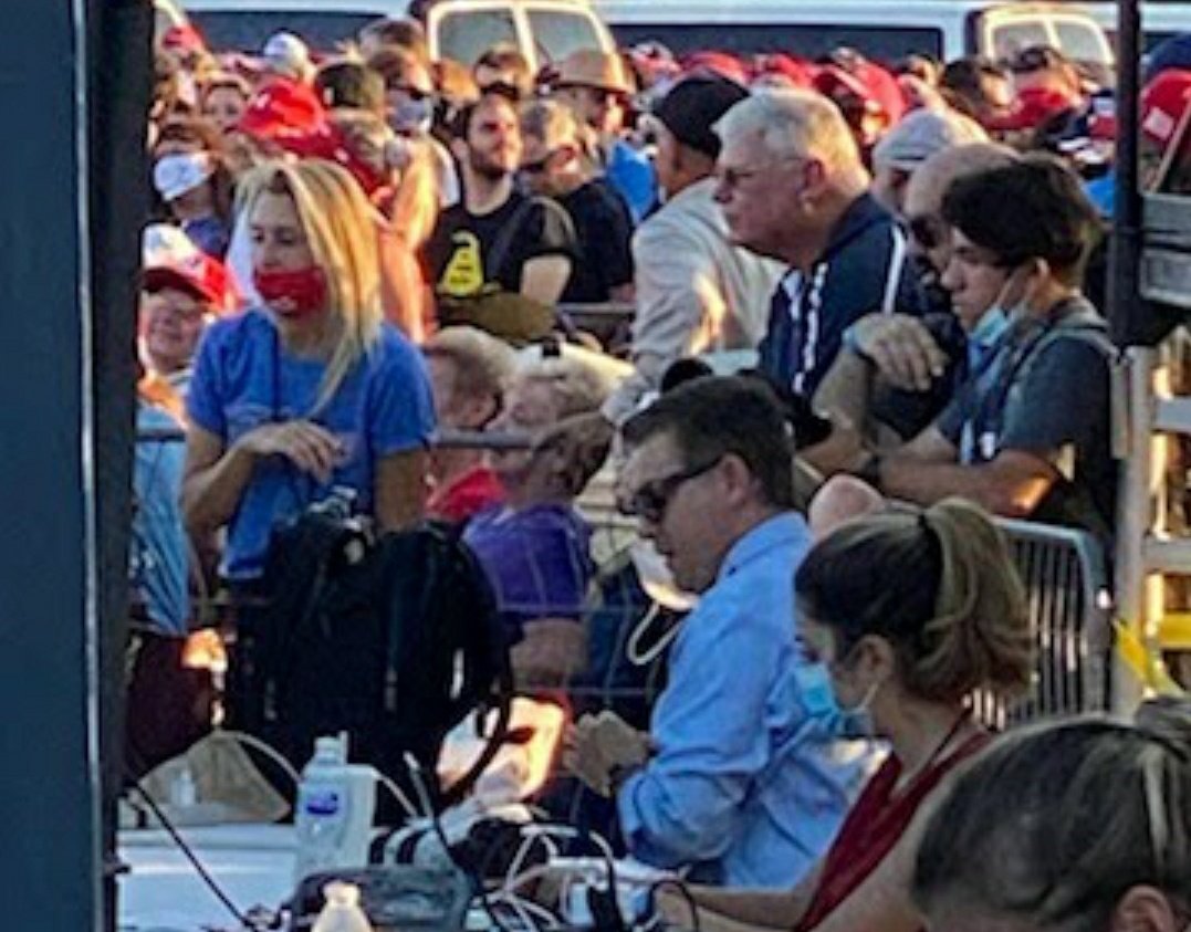 KaitMarieox's tweet image. Jim @Acosta on camera vs. Jim Acosta off camera 🤔