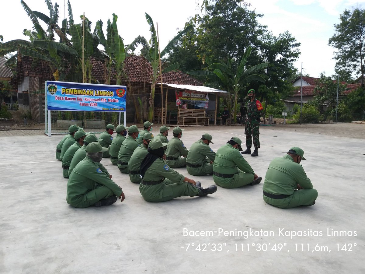 afif_nafiza's tweet photo. Pembinaan Linmas ds #bacem kec #kebonsari kab #madiun
#danadesa #pld #pldkebonsari #tppimadiun #tppijawatimur
@jokowi
@halimiskandarnu
@aguss4494
@Pujiastuti_iput https://t.co/Al8zraSc6r