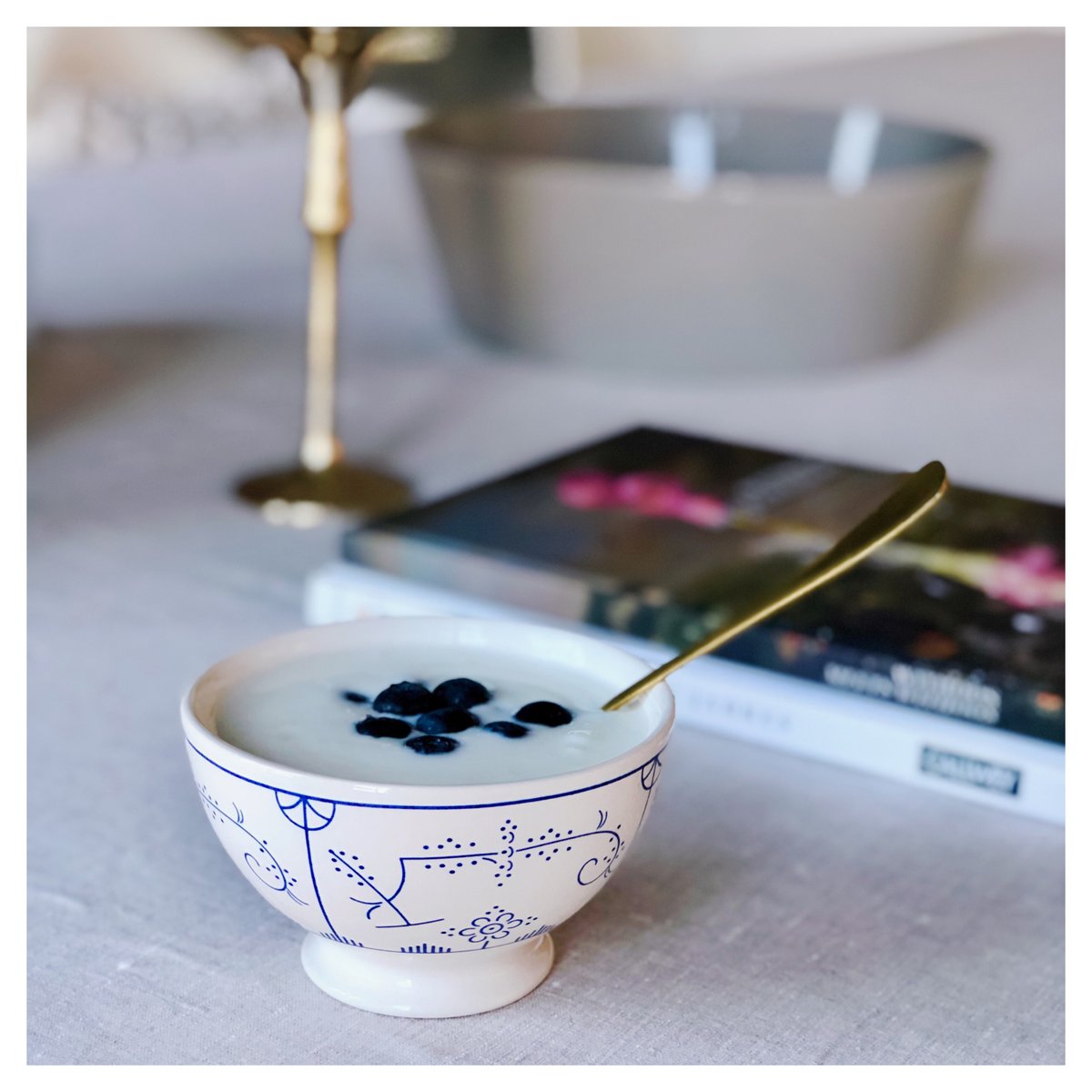 Royal_Tableware's tweet image. The Copenhague collection by @royalboch can be used every day, mixing the traditional with the modern. Eternally classic. 

#copenhague #tableware #collection #bluedetails #white #ceramics #dinnerware #royalboch #boch #since1841 #highquality #belgium #royaltableware #amsterdam